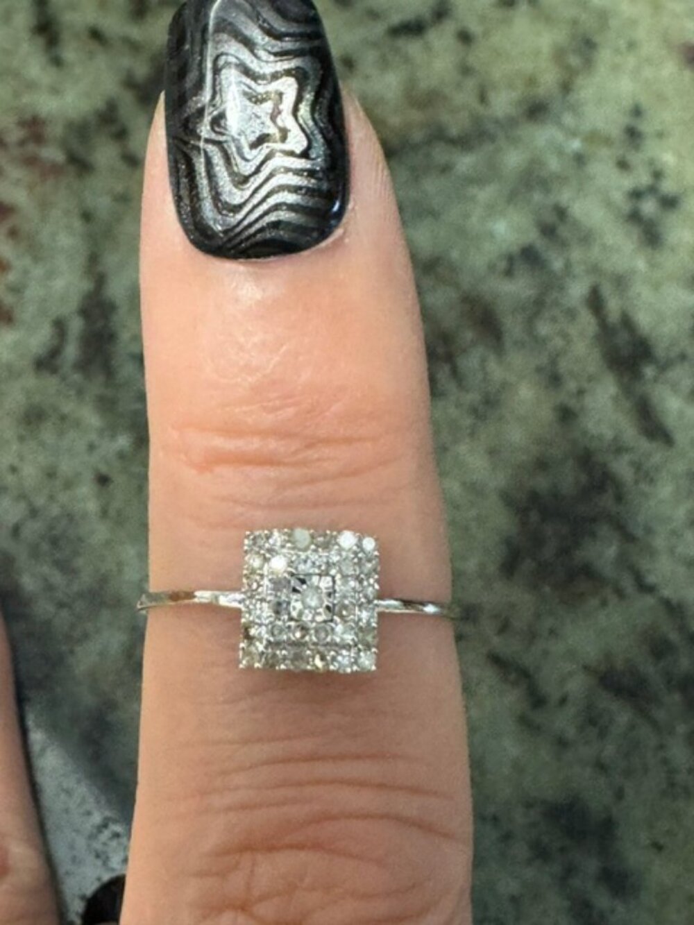 Natural Diamond 0.18 CT / 0.75 grm 925 Sterling Silver Sqare Ring Size 7 - NWT